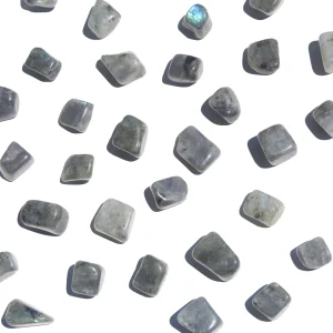 labradorite natural rolada pequena, pedra de proteção psiquica e desenvolvimento da intuição.