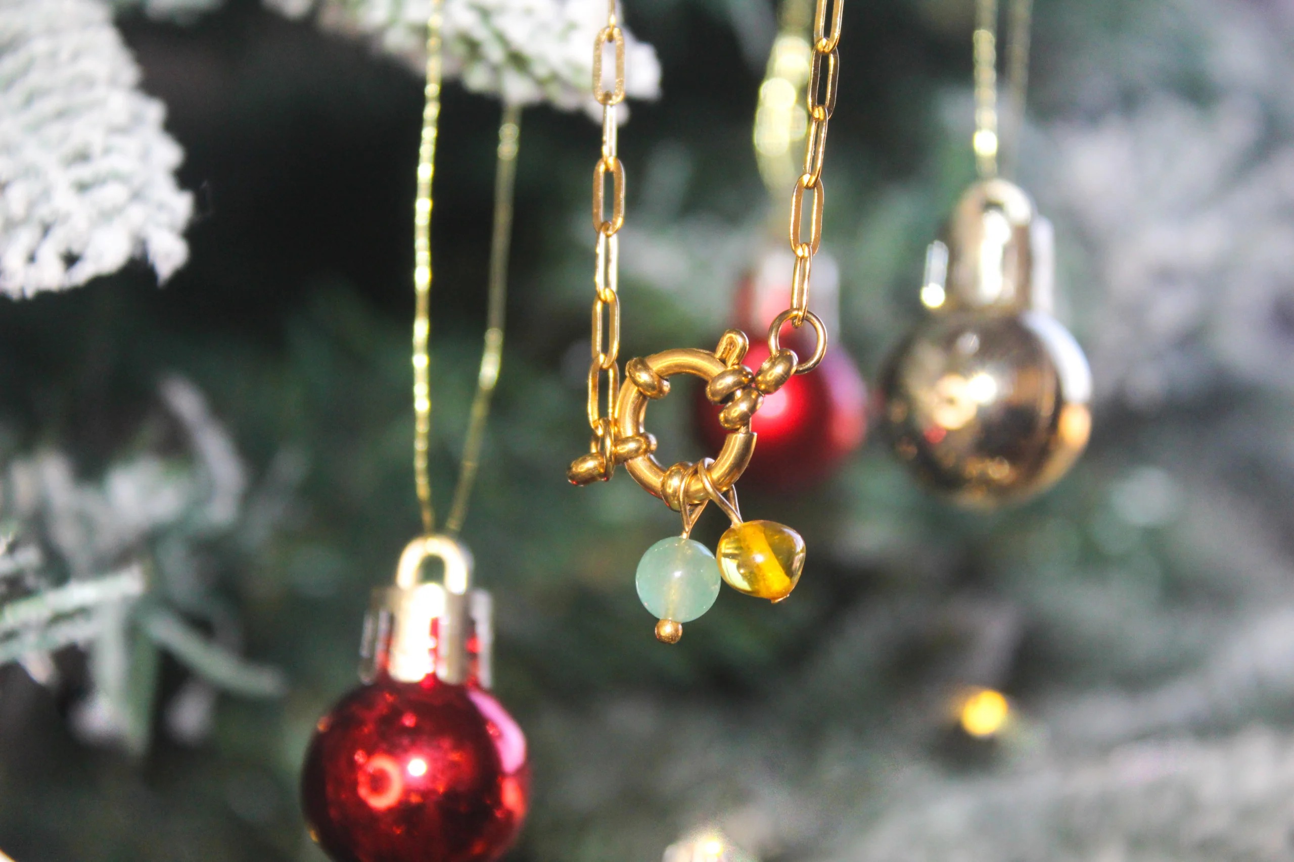 colar hemera dourado natal mohs cristais 2 scaled
